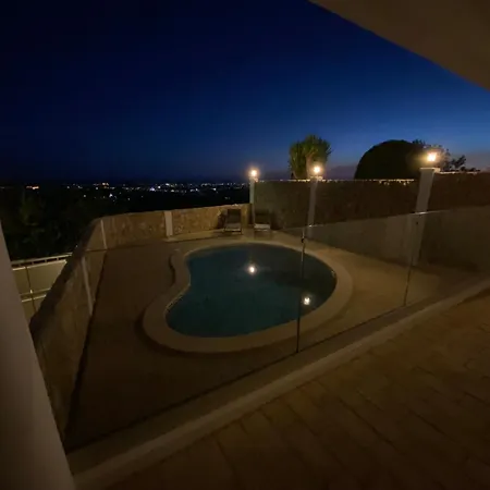 빌라 House With A View *
